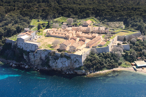 Ile-st-marguerite-from-the-air