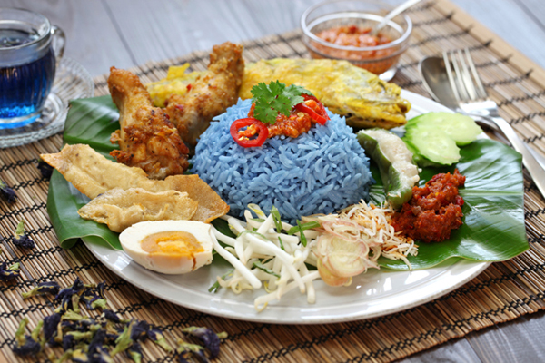 Cenare fuori a Kuala Lumpur: cucina tradizionale e influenze locali
