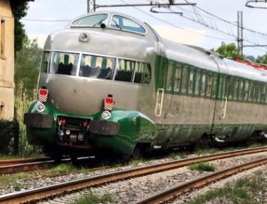 Treno Arlecchino, un viaggio (prenotabile) nel passato